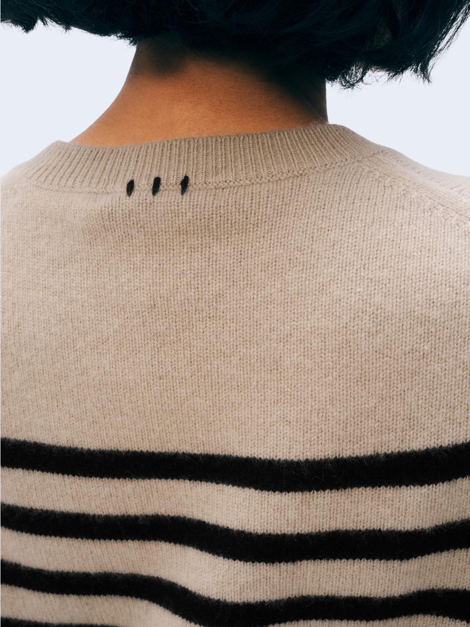 White & Warren - Cashmere Ribbed Trim Cashmere Crewneck Sweater - Sz S